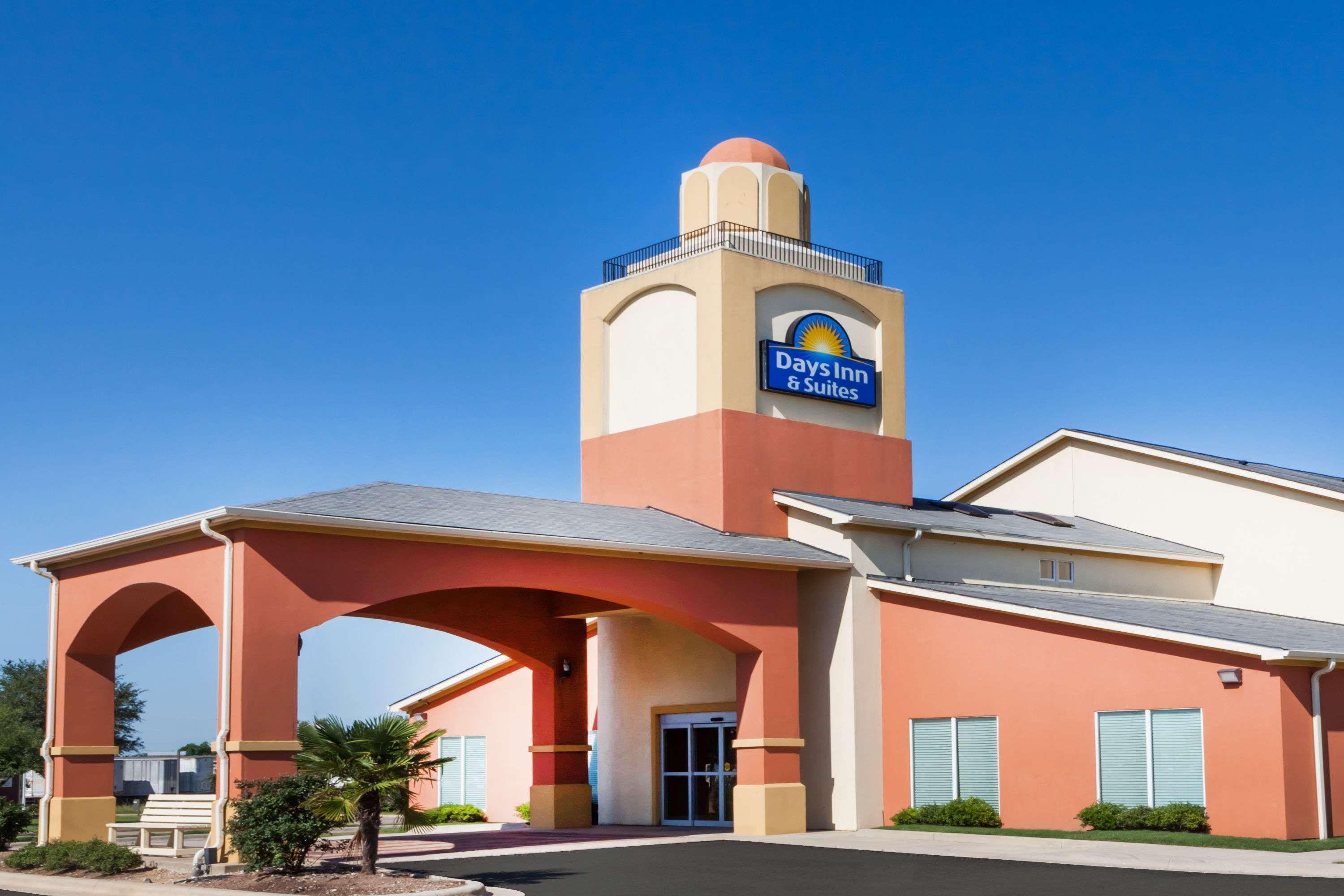 Days Inn & Suites By Wyndham Marquez Exteriör bild